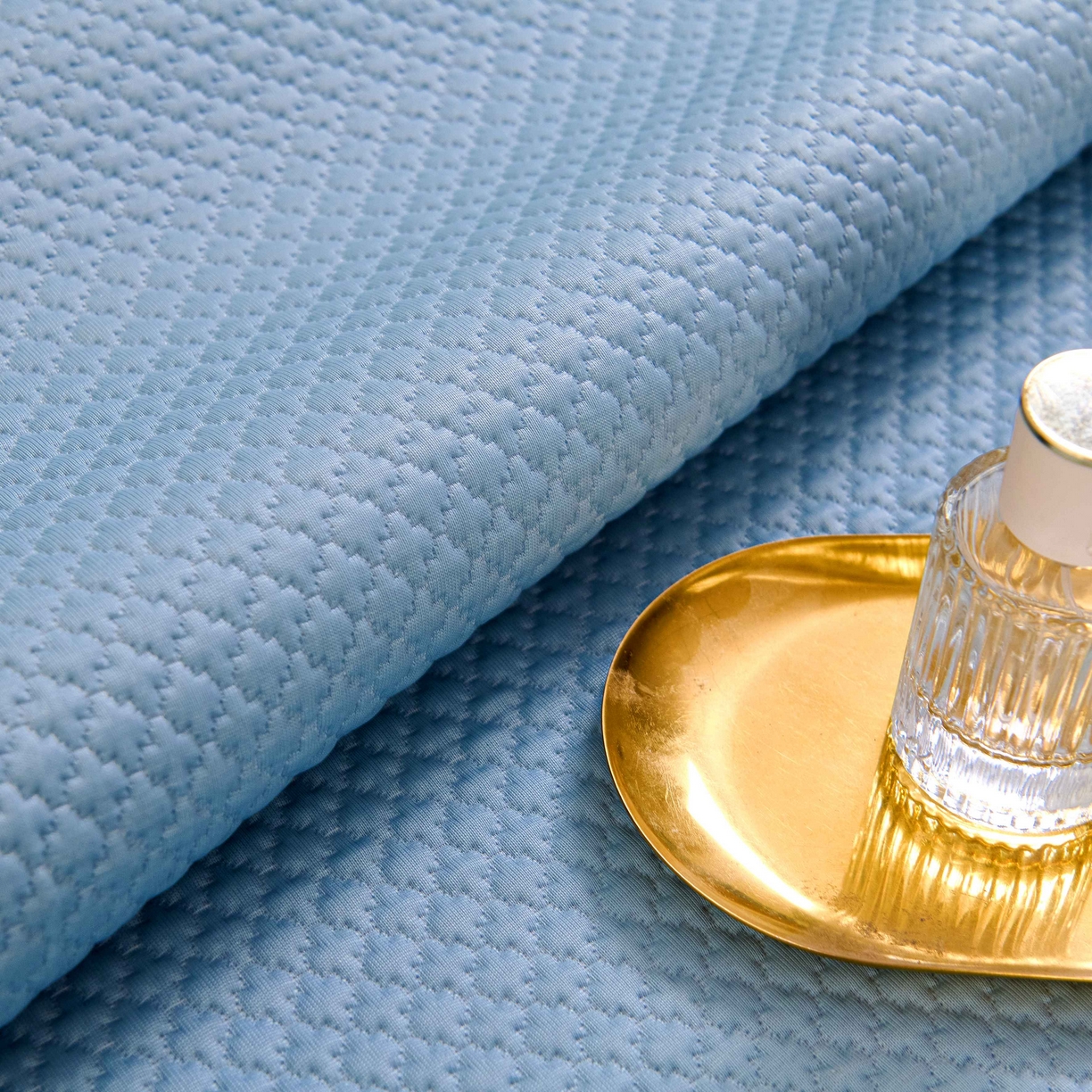 91家纺网 家纺一手货源 找家纺 梵克保罗 2026春夏新款凉感豆豆席极简织带平席款凉席极简贴边款 极简蓝