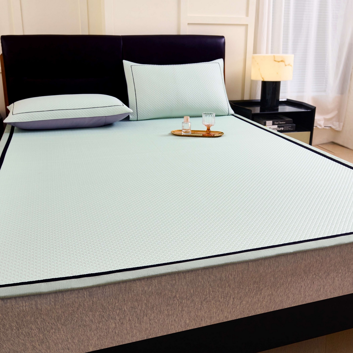 91家纺网 家纺一手货源 找家纺 梵克保罗 2026春夏新款凉感豆豆席极简织带平席款凉席极简贴边款 极简绿