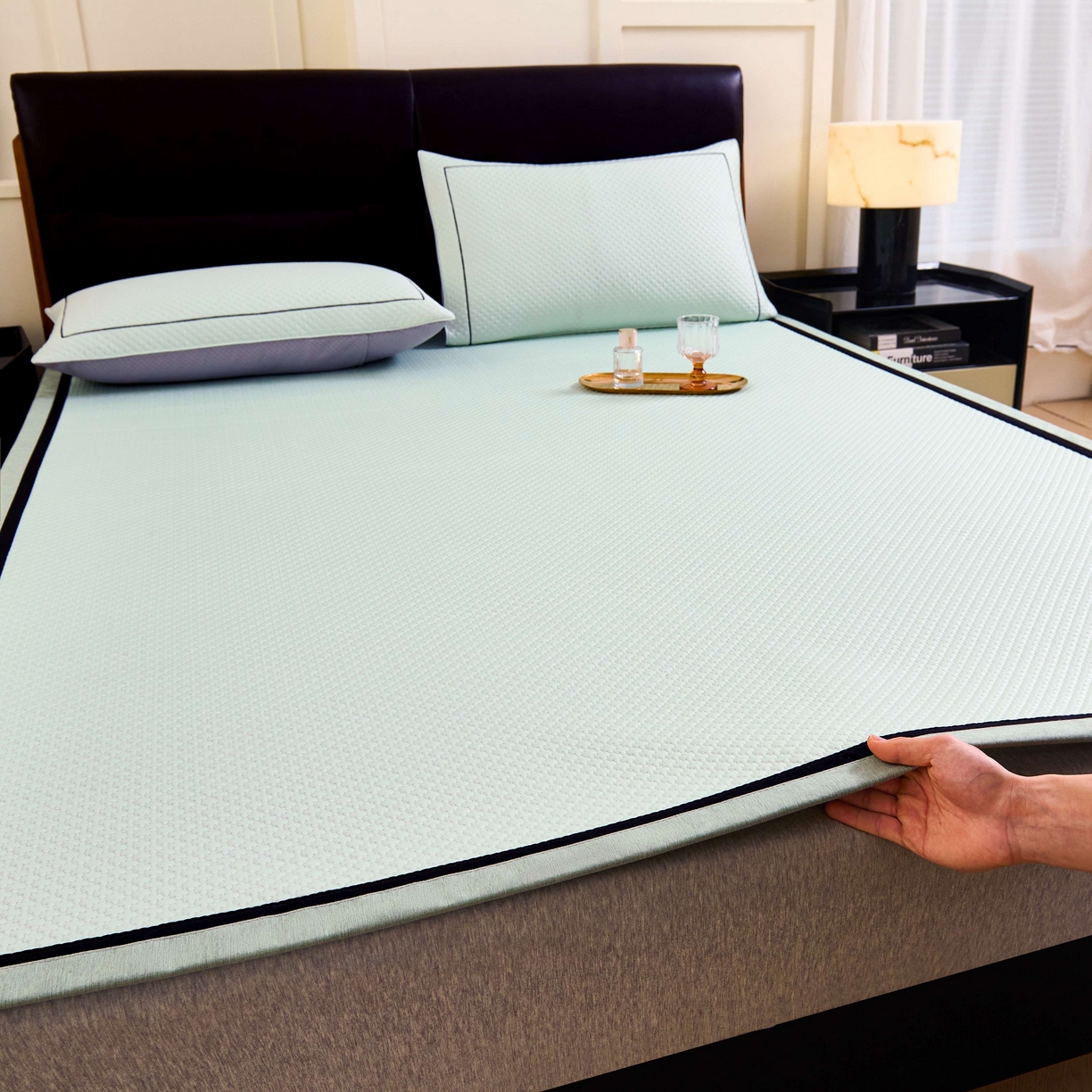 91家纺网 家纺一手货源 找家纺 梵克保罗 2026春夏新款凉感豆豆席极简织带平席款凉席极简贴边款 极简绿