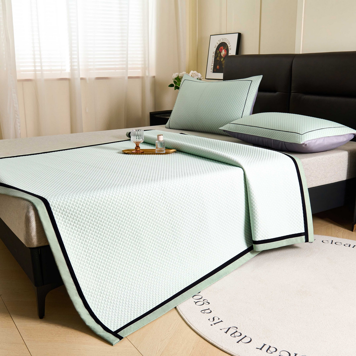 91家纺网 家纺一手货源 找家纺 梵克保罗 2026春夏新款凉感豆豆席极简织带平席款凉席极简贴边款 极简绿