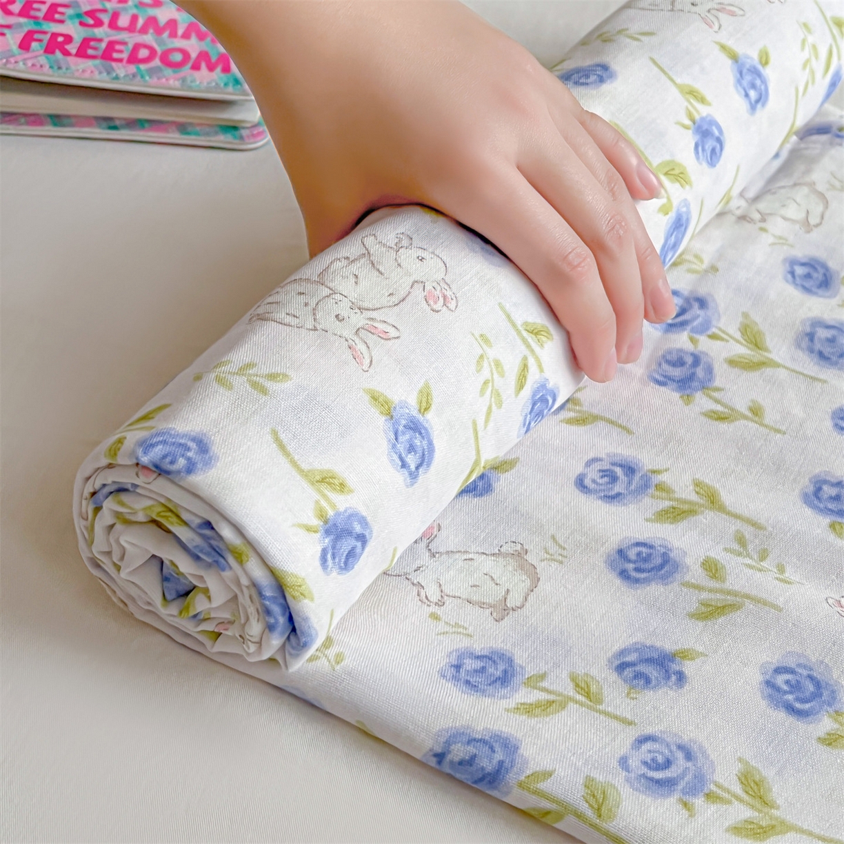 91家纺网 家纺一手货源 找家纺 名兮家居 2026新款全棉纯棉A类卡通时尚风双层纱床笠单品床笠床笠单件 双层纱-兰花小兔