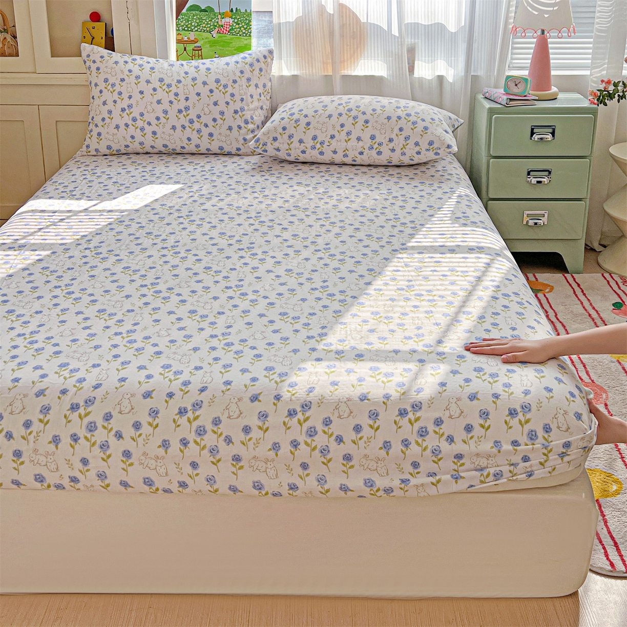 91家纺网 家纺一手货源 找家纺 名兮家居 2026新款全棉纯棉A类卡通时尚风双层纱床笠单品床笠床笠单件 双层纱-兰花小兔