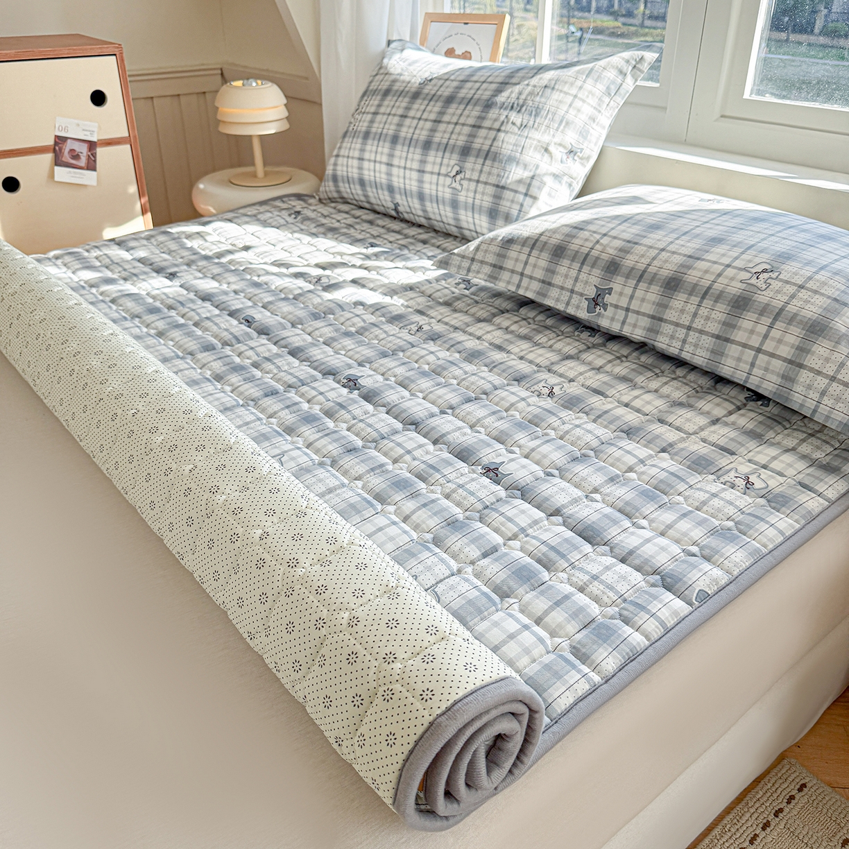 91家纺网 家纺一手货源 找家纺 （总）丽诺床垫 2026新款全棉抑菌防滑床褥床垫活力小柴