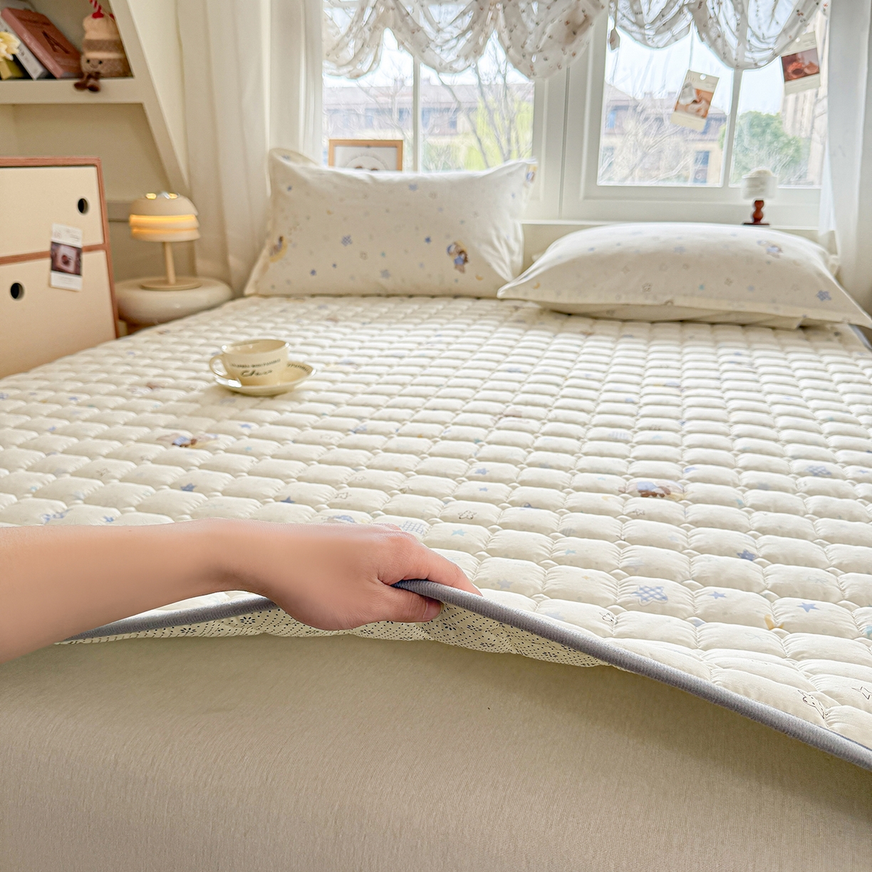 91家纺网 家纺一手货源 找家纺 （总）丽诺床垫 2026新款全棉抑菌防滑床褥床垫星眠小熊