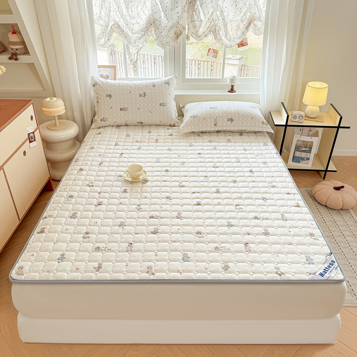 91家纺网 家纺一手货源 找家纺 （总）丽诺床垫 2026新款全棉抑菌防滑床褥床垫熊熊漫歌