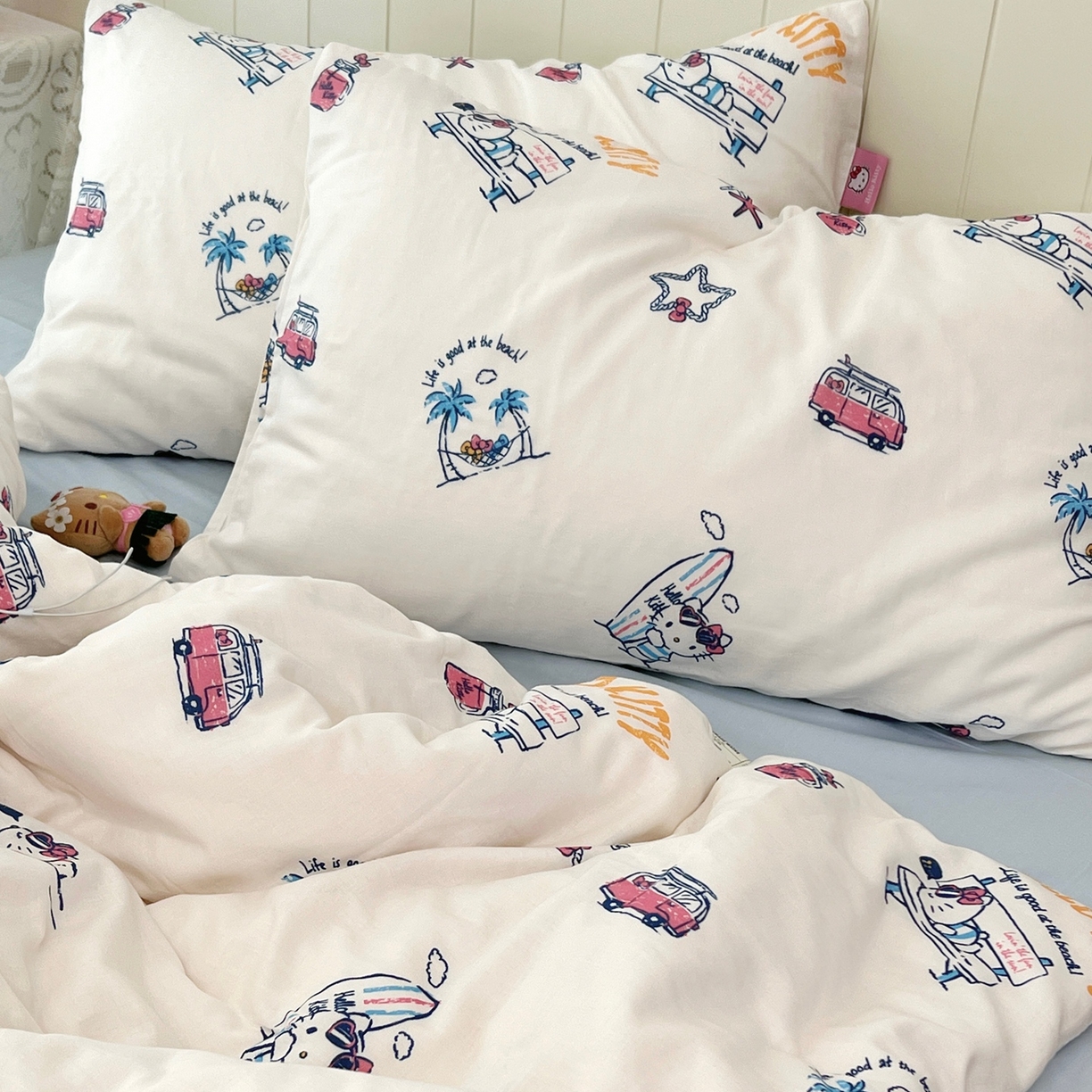 荣轩家居 2026新款三丽鸥正版授权全棉纯棉双层纱四件套（铺床版） HelloKitty -KT假日