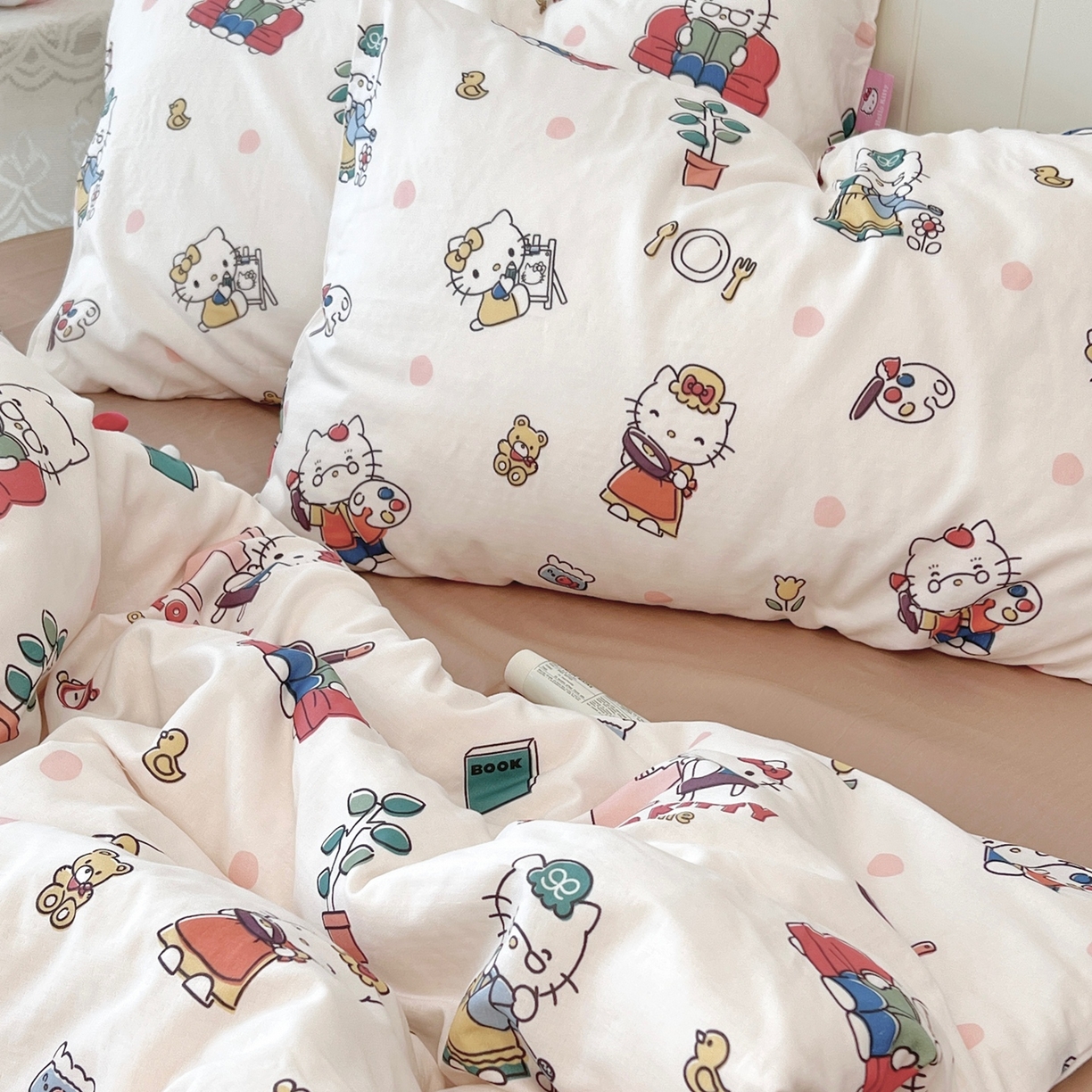 荣轩家居 2026新款三丽鸥正版授权全棉纯棉双层纱四件套（铺床版） HelloKitty -宅家日记