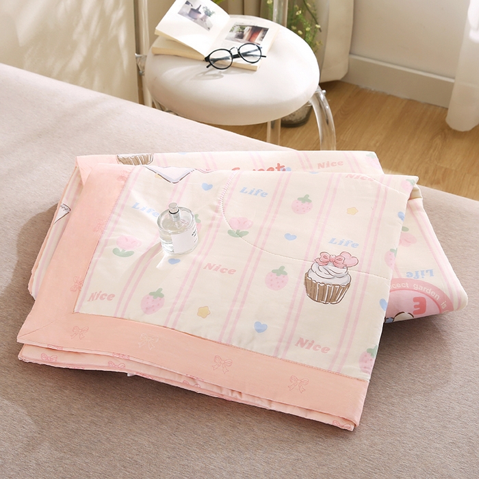 91家纺网 家纺一手货源 找家纺 米萝家居 2026新款里外全棉夏被纯棉棉棉花夏凉被空调被 被子被芯【风格二】 邻家女孩