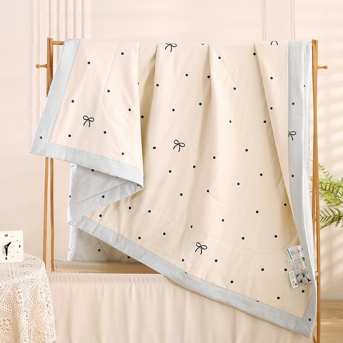 91家纺网 家纺一手货源 找家纺 米萝家居 2026新款里外全棉夏被纯棉棉棉花夏凉被空调被 被子被芯【风格二】 波点蝴蝶结-咖