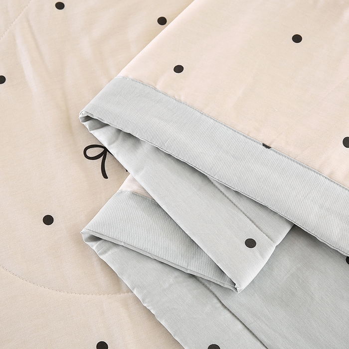 91家纺网 家纺一手货源 找家纺 米萝家居 2026新款里外全棉夏被纯棉棉棉花夏凉被空调被 被子被芯【风格二】 波点蝴蝶结-咖