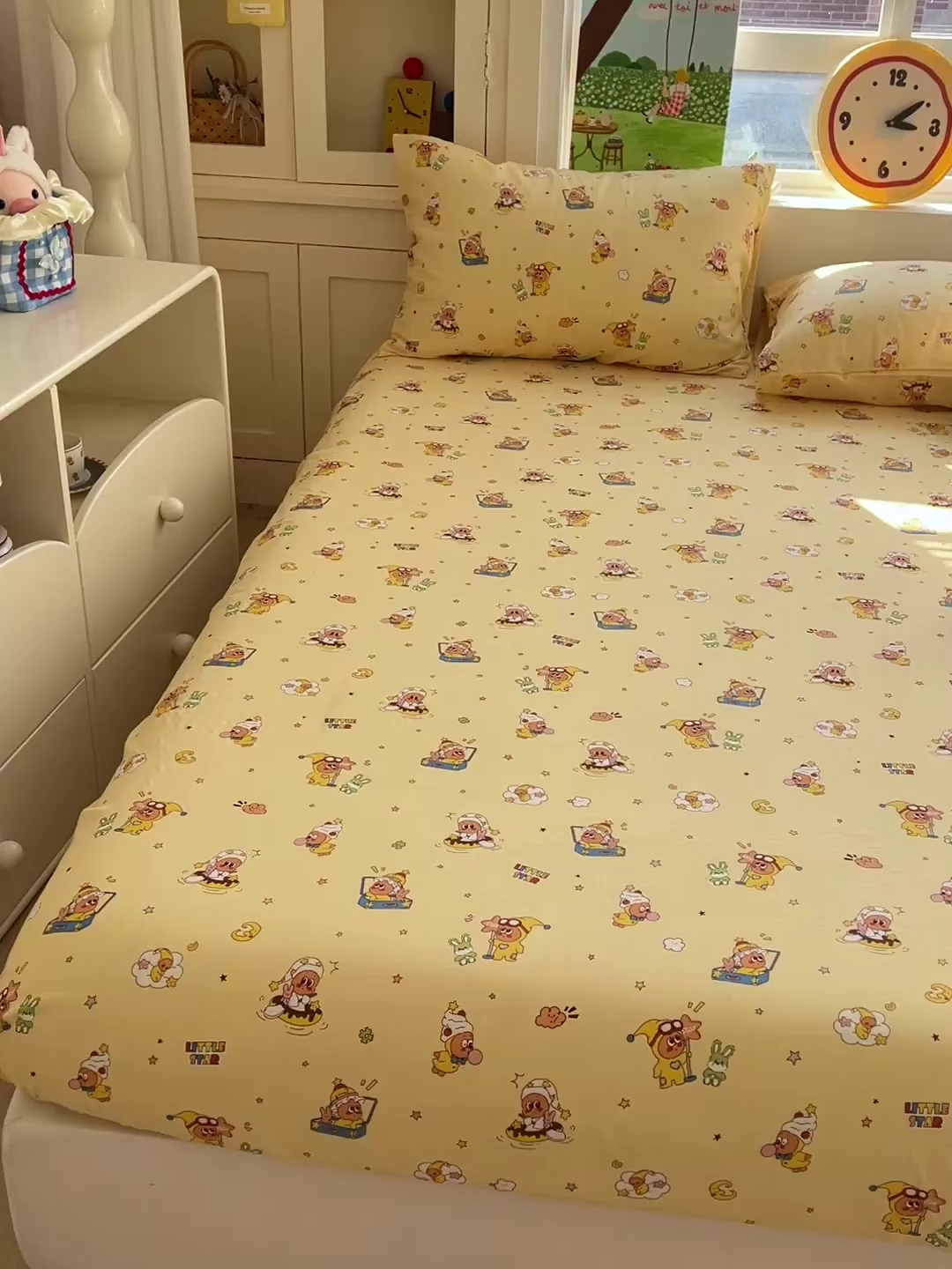 91家纺网 家纺一手货源 找家纺 名兮家居 2026新款全棉纯棉A类卡通时尚风双层纱床笠单品床笠床笠单件 双层纱-奶黄星仔