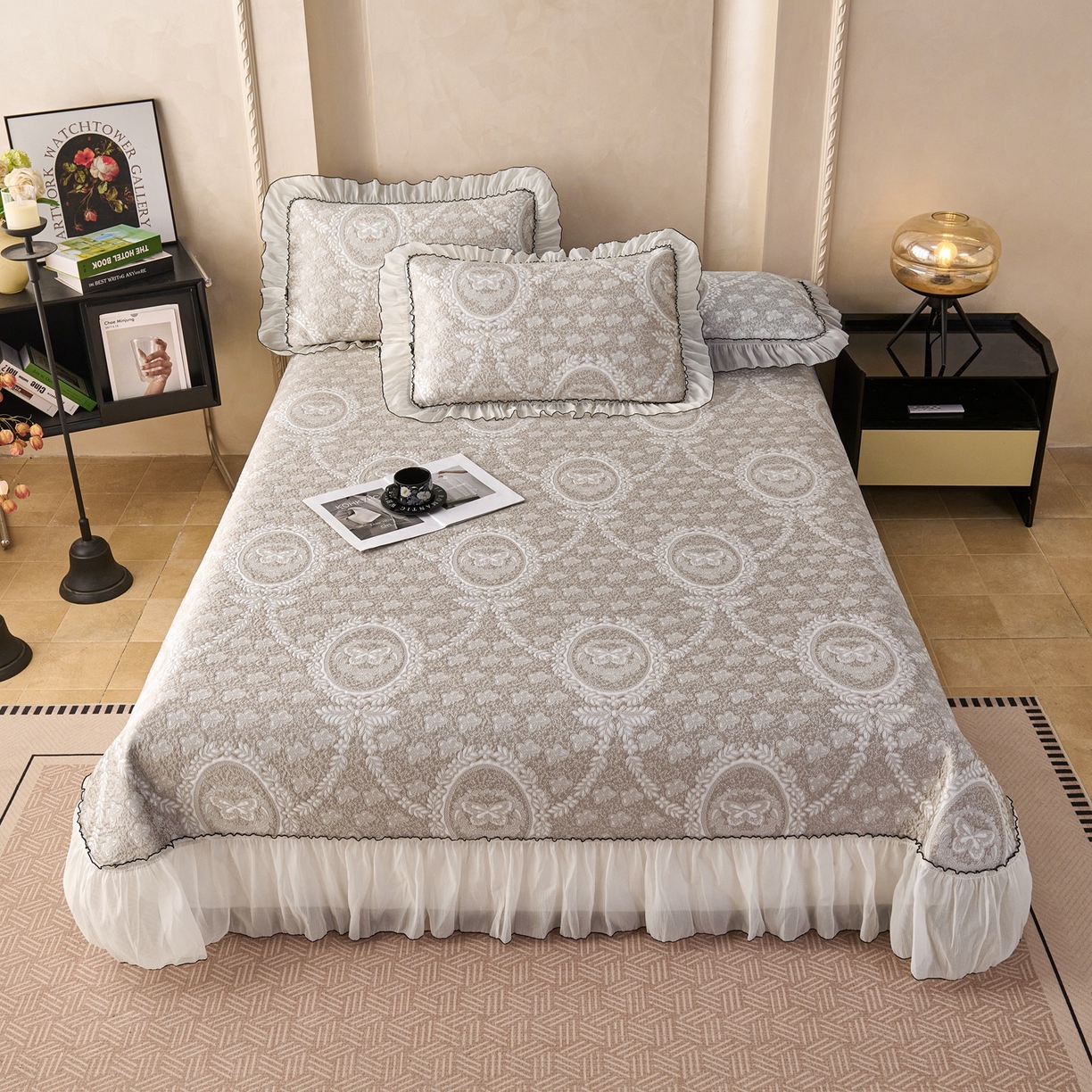 91家纺网 家纺一手货源 找家纺 梵克保罗 2026春夏新款PE乙纶冰豆豆双色提花床裙款凉席席子三件套-蝶舞花间系列 蝶舞花间-香槟