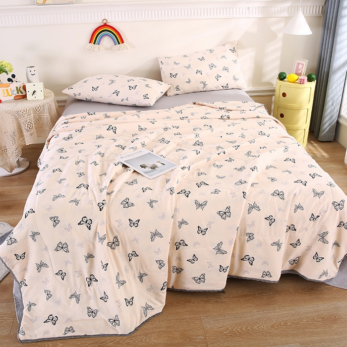 91家纺网 家纺一手货源 找家纺 米萝家居 2026新款100%棉花夏被四件套双层纱夏凉被空调被 被子被芯直播【风格二】 蝶舞