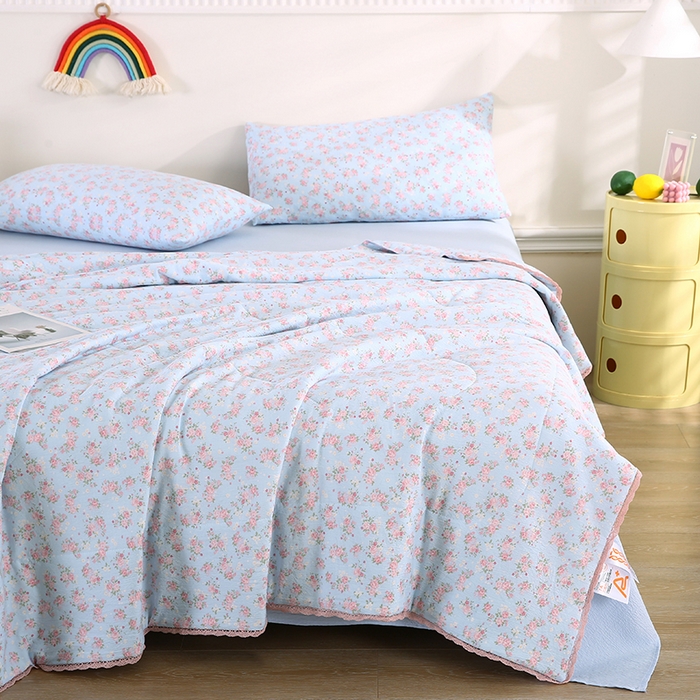 91家纺网 家纺一手货源 找家纺 米萝家居 2026新款100%棉花夏被四件套双层纱夏凉被空调被 被子被芯直播【风格二】 锦上添花