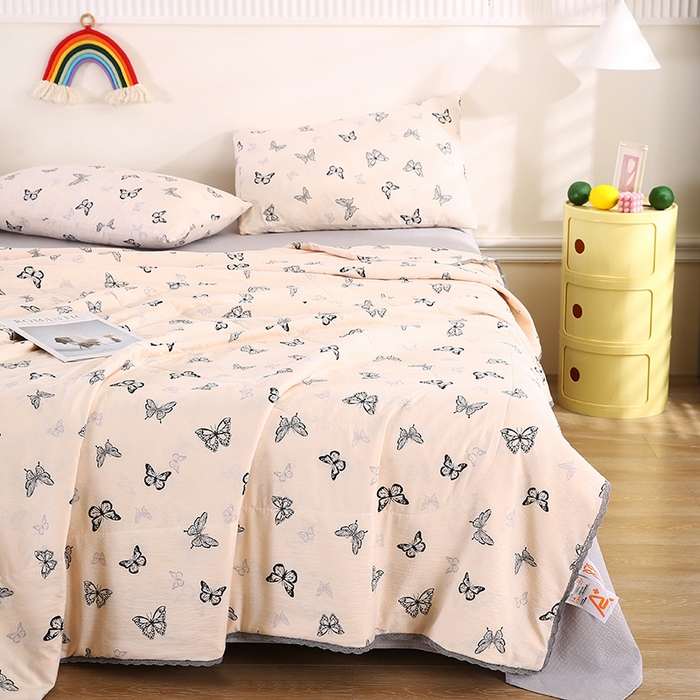 91家纺网 家纺一手货源 找家纺 米萝家居 2026新款100%棉花夏被四件套双层纱夏凉被空调被 被子被芯直播【风格二】 蝶舞