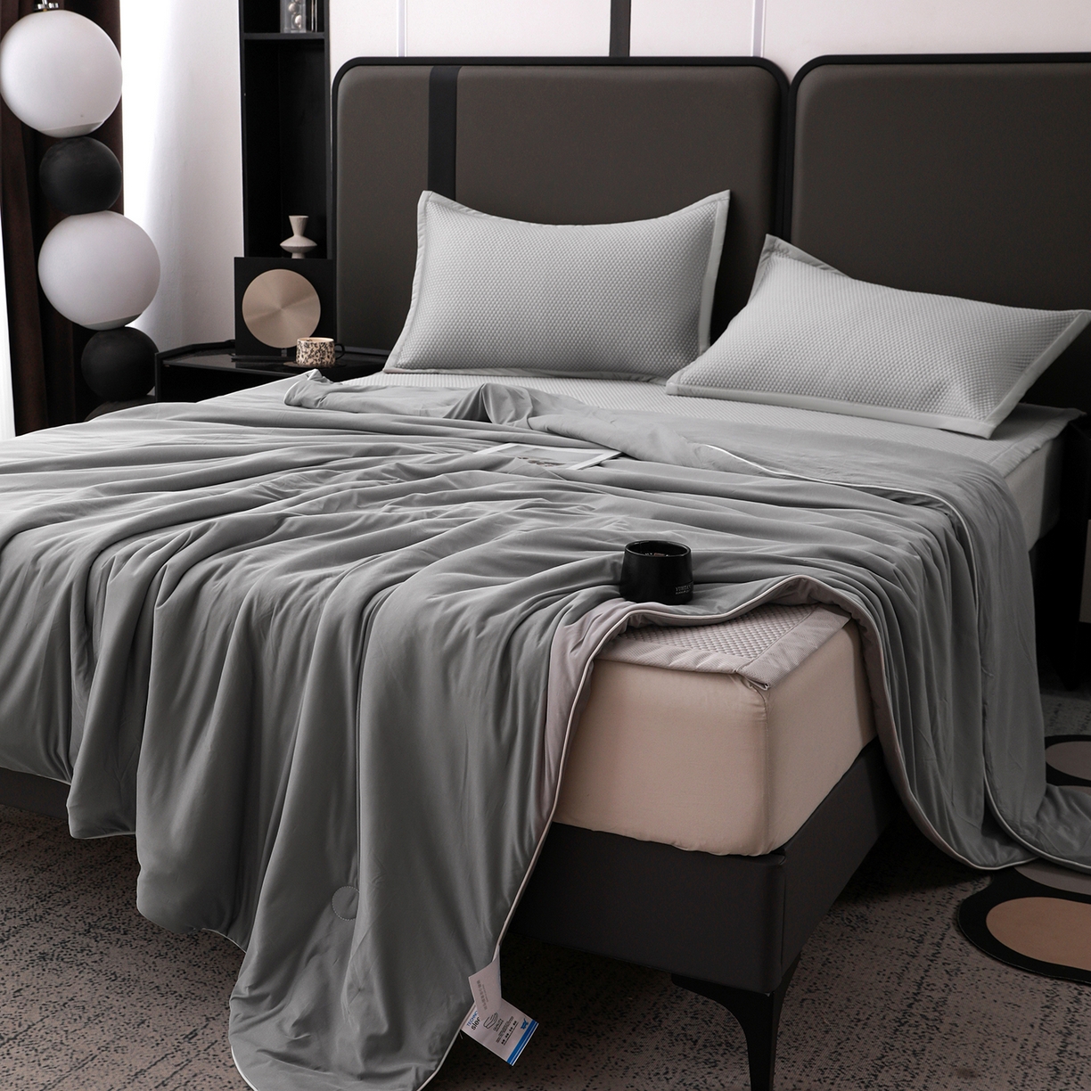 91家纺网 家纺一手货源 找家纺 富馨莱 2026新款PE乙纶高克重豆豆凉席凉感丝夏被四件套 冰灰色