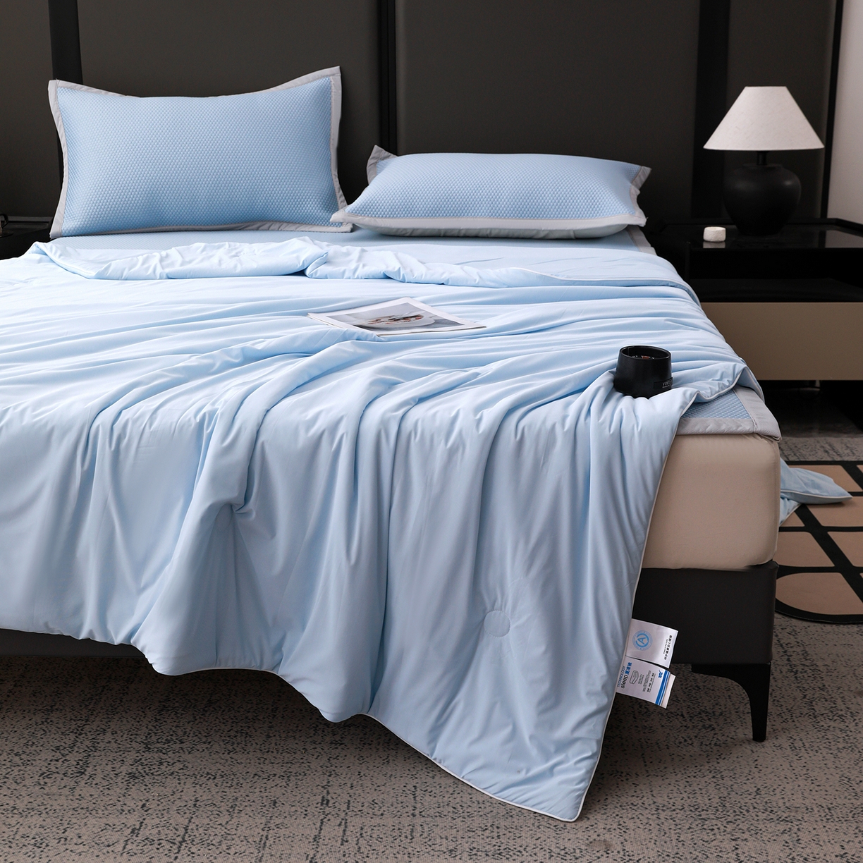 91家纺网 家纺一手货源 找家纺 富馨莱 2026新款PE乙纶高克重豆豆凉席凉感丝夏被四件套 冰蓝色