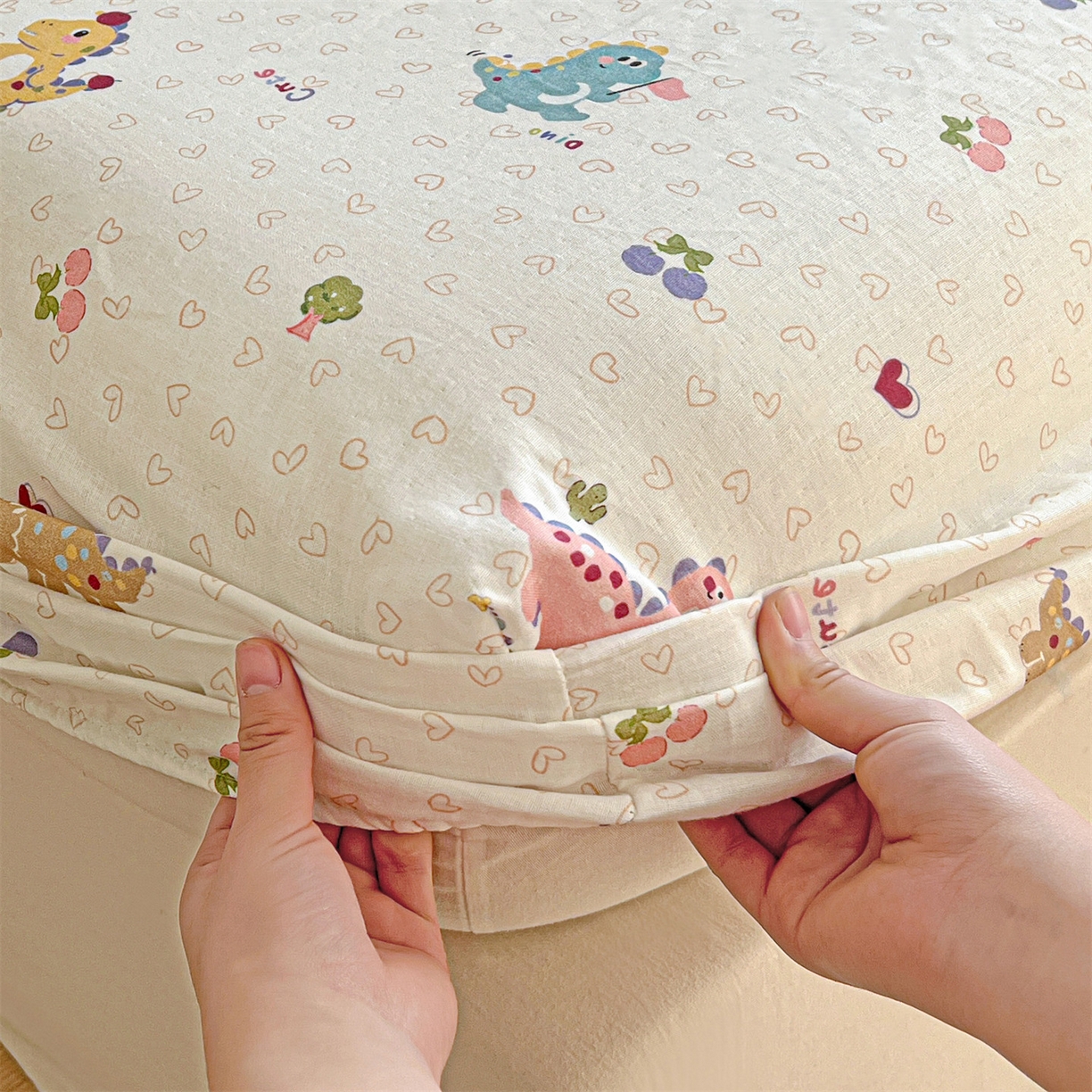 91家纺网 家纺一手货源 找家纺 名兮家居 2026新款全棉纯棉A类卡通时尚风双层纱床笠单品床笠床笠单件 双层纱-趣味王国