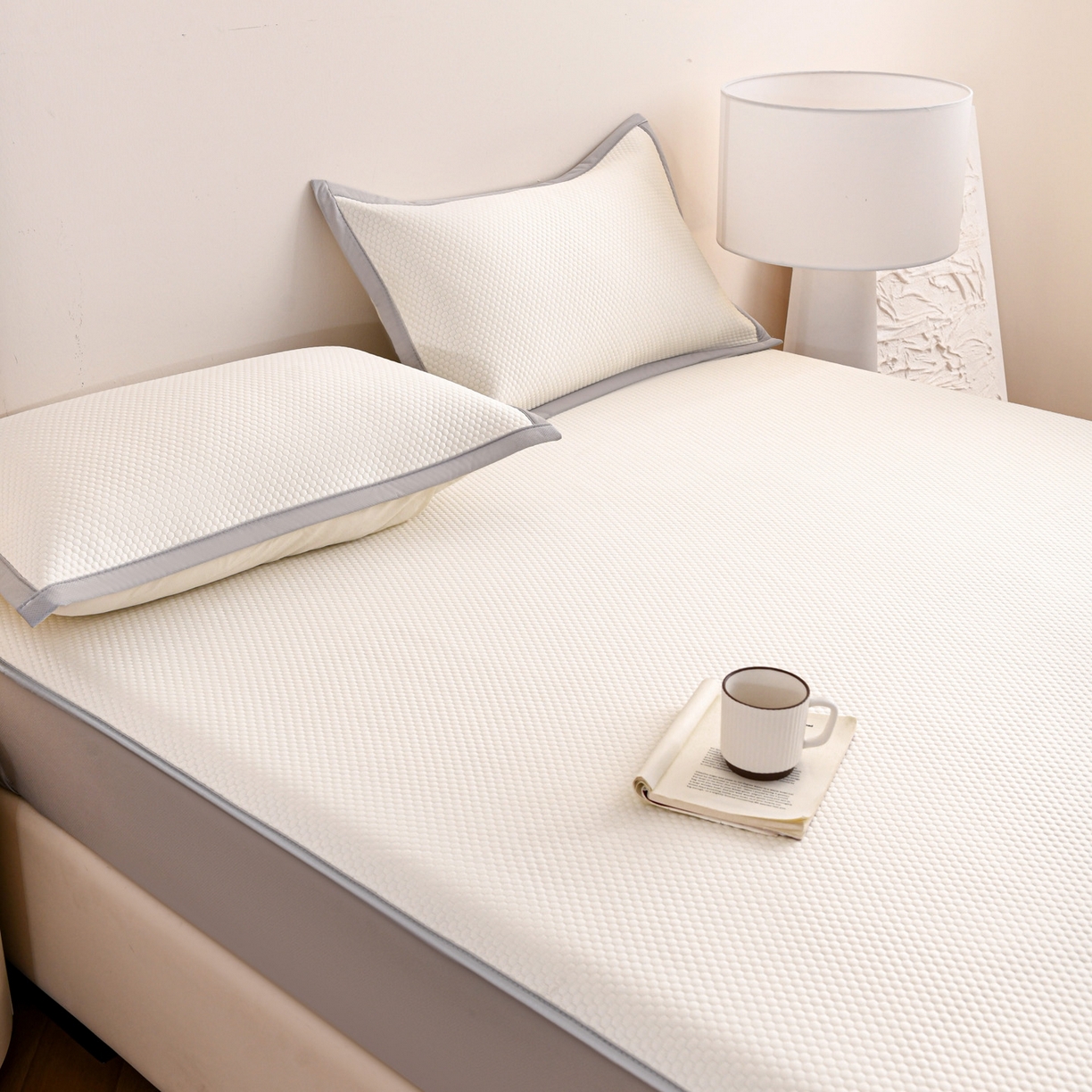 91家纺网 家纺一手货源 找家纺 富馨莱 2026新款PE乙纶高克重冰豆豆席凉感凉席单件床笠款支持一件定做尺寸学生宿舍 冰白色