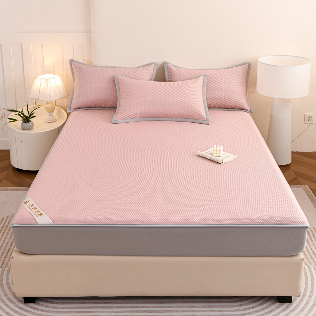 91家纺网 家纺一手货源 找家纺 富馨莱 2026新款PE乙纶高克重冰豆豆席凉感凉席单件床笠款支持一件定做尺寸学生宿舍 冰粉色