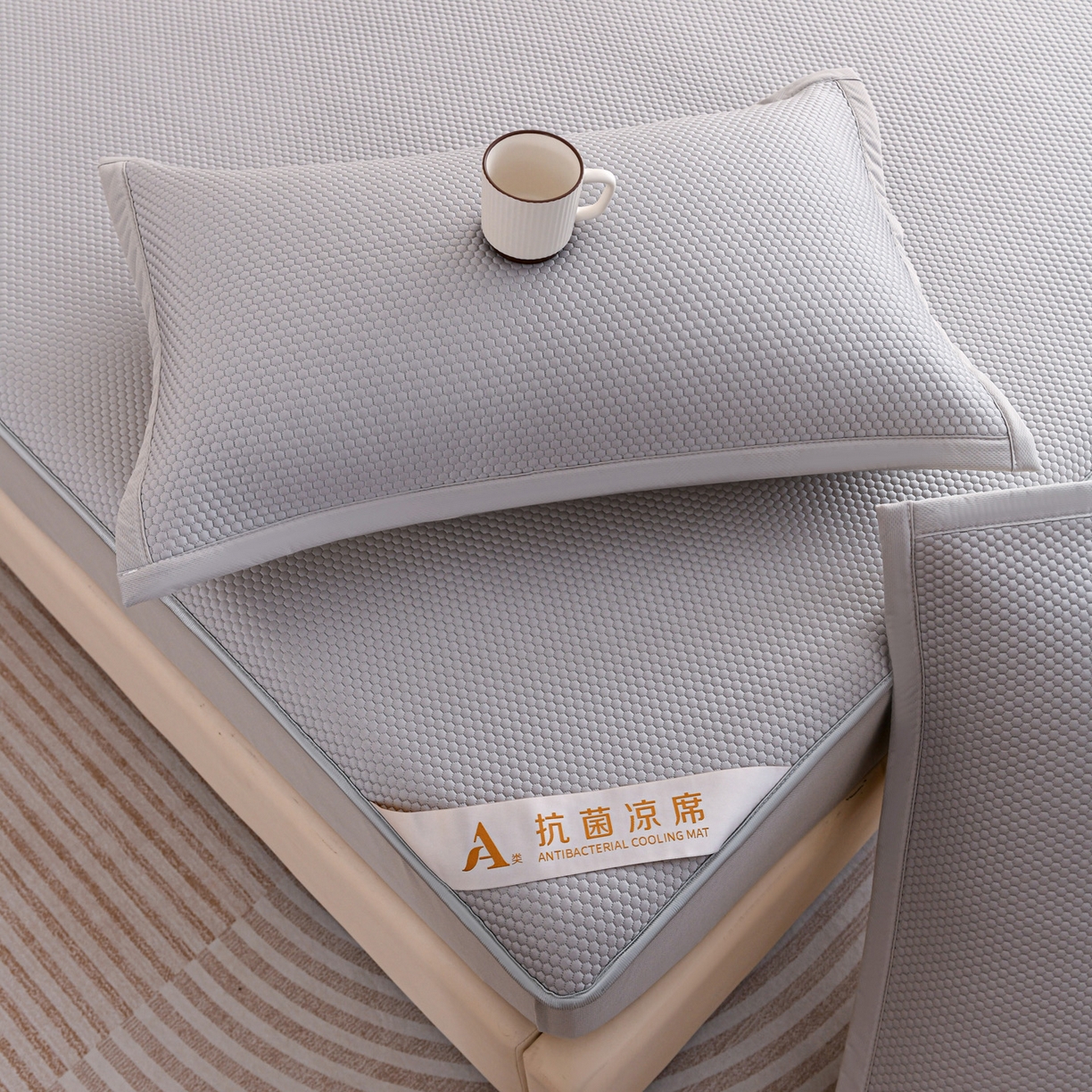 91家纺网 家纺一手货源 找家纺 富馨莱 2026新款PE乙纶高克重冰豆豆席凉感凉席单件床笠款支持一件定做尺寸学生宿舍 冰灰色