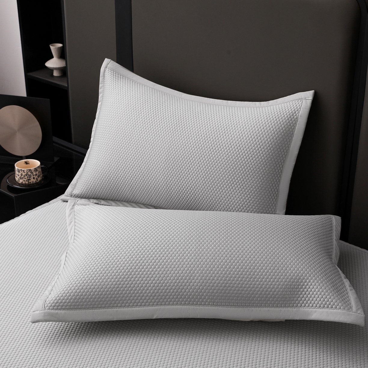 91家纺网 家纺一手货源 找家纺 富馨莱 2026新款PE乙纶高克重冰豆豆席凉感凉席单件平铺款学生宿舍支持一件定制尺寸 冰灰色