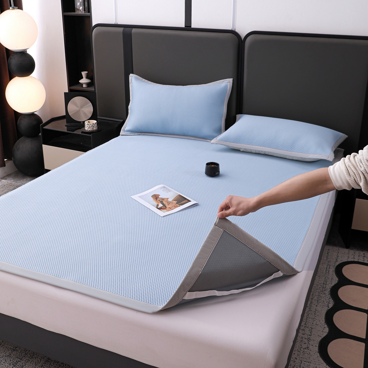 91家纺网 家纺一手货源 找家纺 富馨莱 2026新款PE乙纶高克重冰豆豆席凉感凉席单件平铺款学生宿舍支持一件定制尺寸 冰蓝色