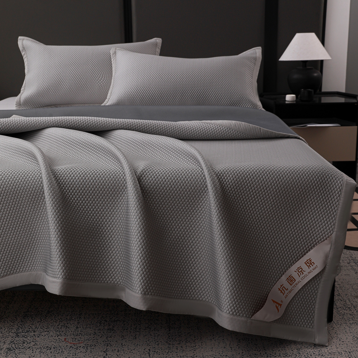 91家纺网 家纺一手货源 找家纺 富馨莱 2026新款PE乙纶高克重冰豆豆席凉感凉席单件平铺款学生宿舍支持一件定制尺寸 冰灰色