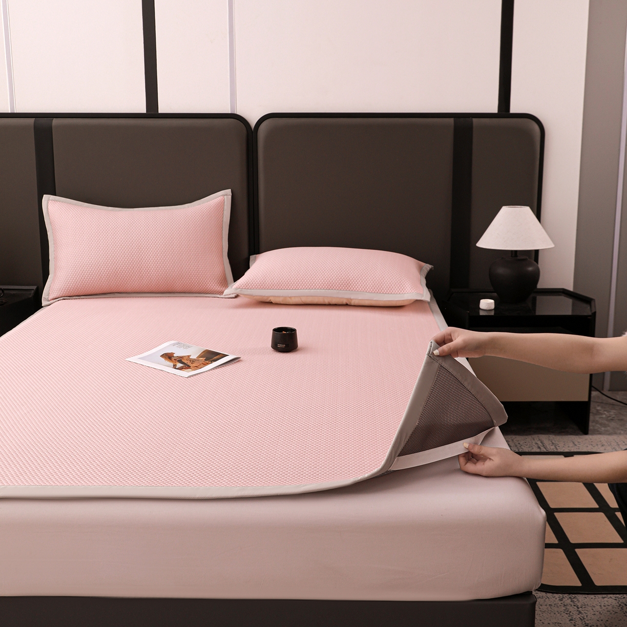 91家纺网 家纺一手货源 找家纺 富馨莱 2026新款PE乙纶高克重冰豆豆席凉感凉席单件平铺款学生宿舍支持一件定制尺寸 冰粉色