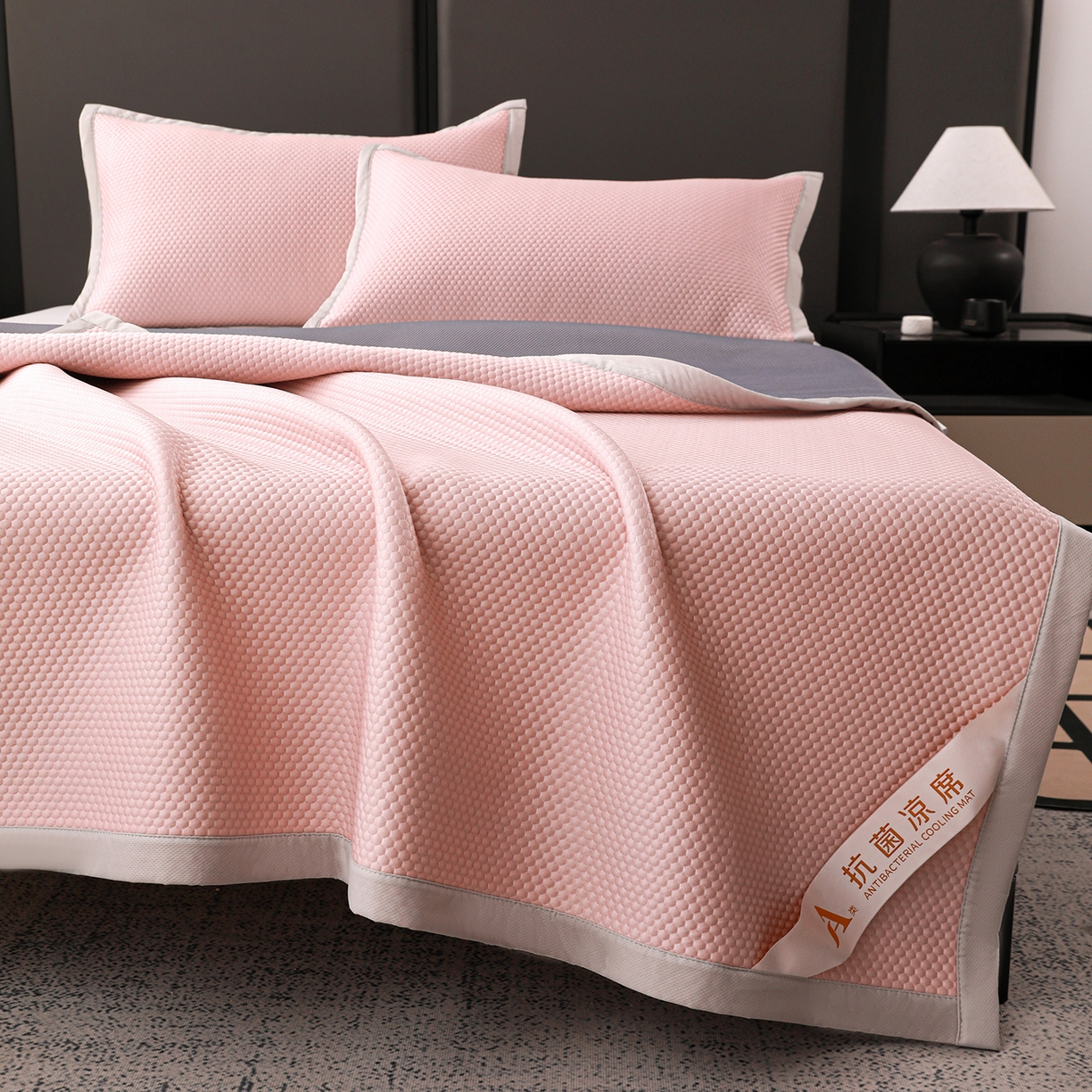 91家纺网 家纺一手货源 找家纺 富馨莱 2026新款PE乙纶高克重冰豆豆席凉感凉席单件平铺款学生宿舍支持一件定制尺寸 冰粉色