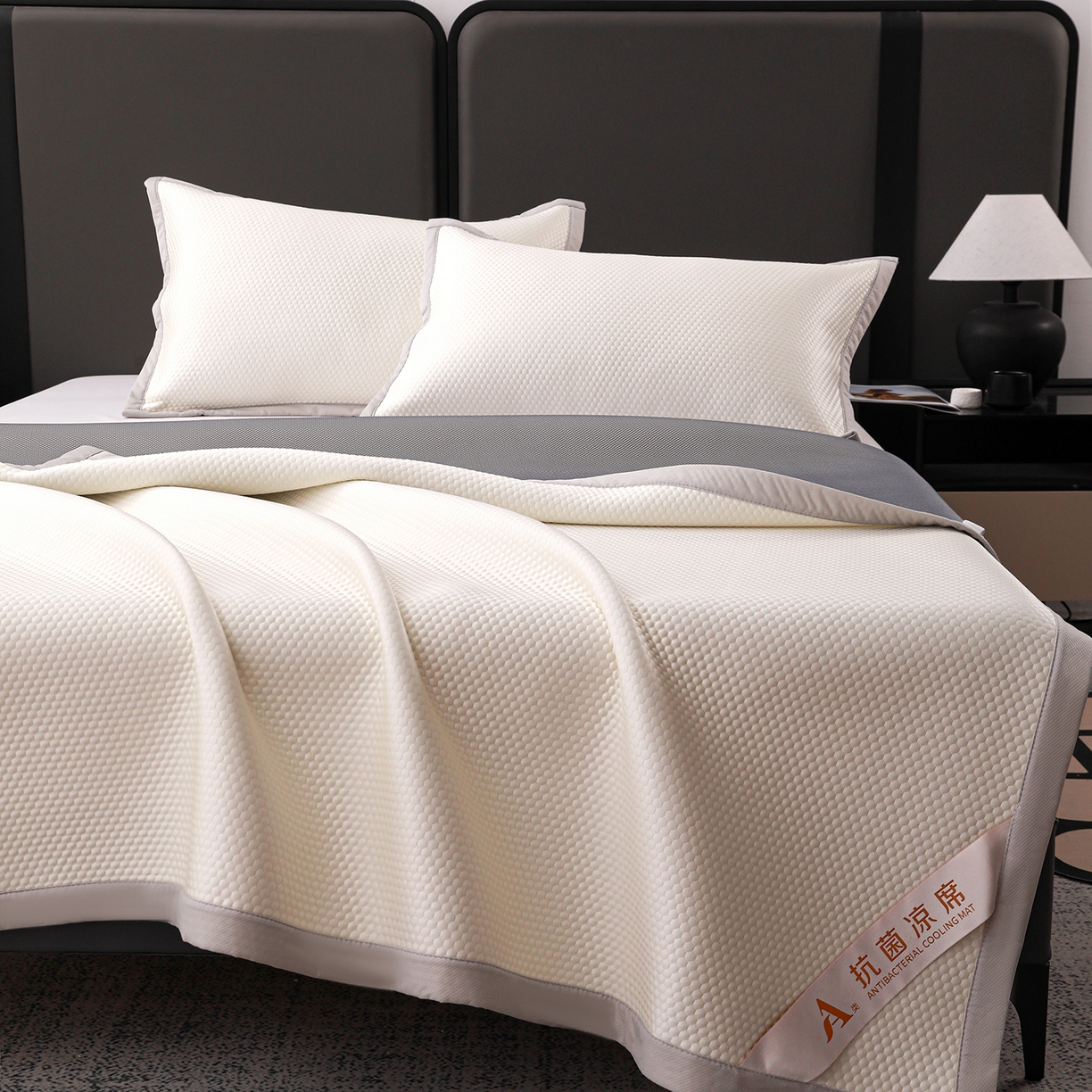 91家纺网 家纺一手货源 找家纺 富馨莱 2026新款PE乙纶高克重冰豆豆席凉感凉席单件平铺款学生宿舍支持一件定制尺寸 冰白色