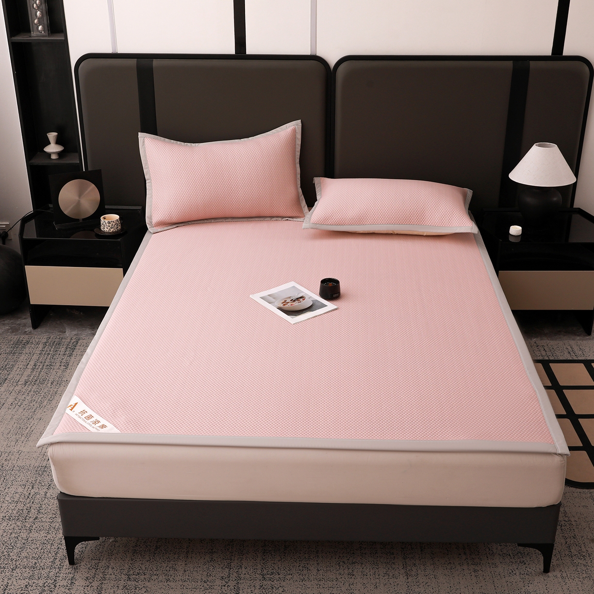 91家纺网 家纺一手货源 找家纺 富馨莱 2026新款PE乙纶高克重冰豆豆席凉感凉席单件平铺款学生宿舍支持一件定制尺寸 冰粉色