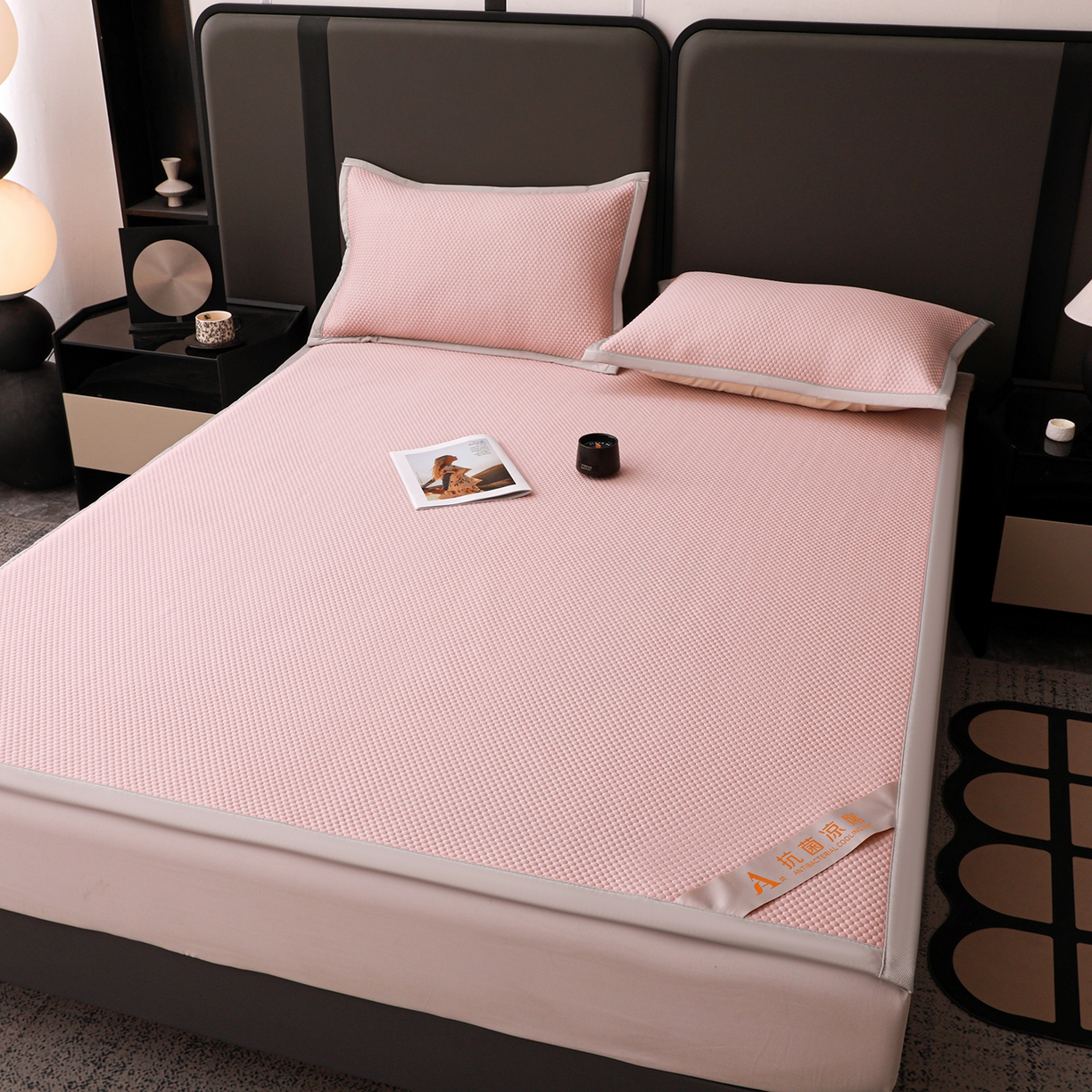 91家纺网 家纺一手货源 找家纺 富馨莱 2026新款PE乙纶高克重冰豆豆席凉感凉席单件平铺款学生宿舍支持一件定制尺寸 冰粉色