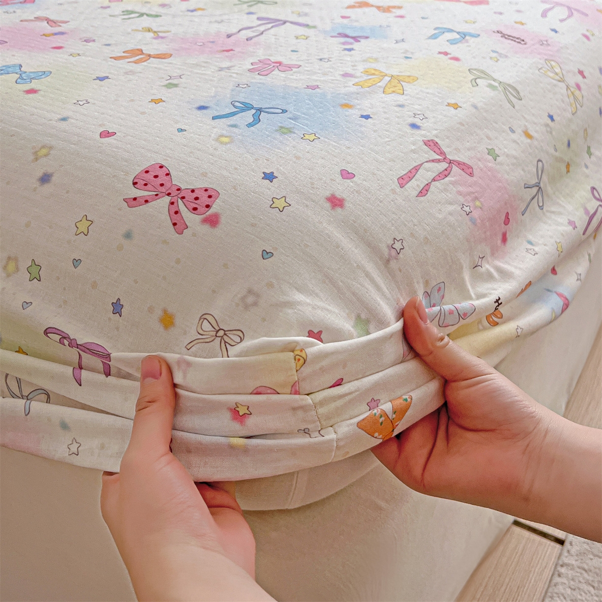 91家纺网 家纺一手货源 找家纺 名兮家居 2026新款全棉纯棉A类卡通时尚风双层纱床笠单品床笠床笠单件 双层纱-碎星蝶舞