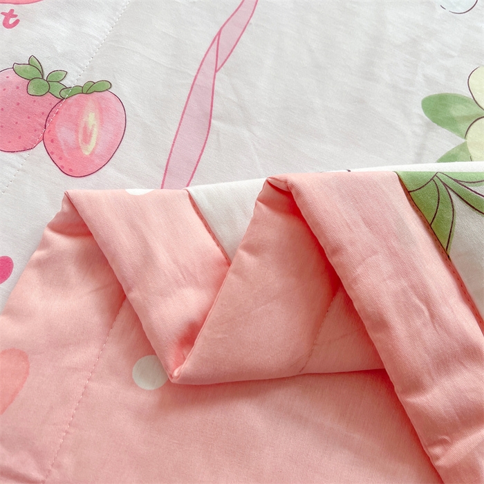 91家纺网 家纺一手货源 找家纺 米萝家居 2026新款全棉夏凉被纯棉空调被印花夏被【风格二】 草莓粉兔