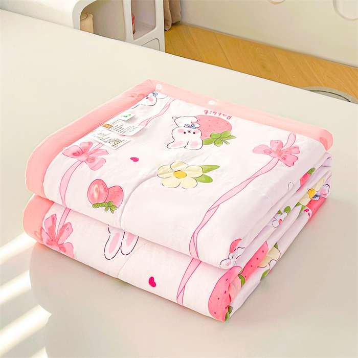 91家纺网 家纺一手货源 找家纺 米萝家居 2026新款全棉夏凉被纯棉空调被印花夏被【风格二】 草莓粉兔