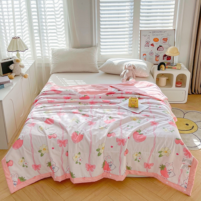 91家纺网 家纺一手货源 找家纺 米萝家居 2026新款全棉夏凉被纯棉空调被印花夏被【风格二】 草莓粉兔