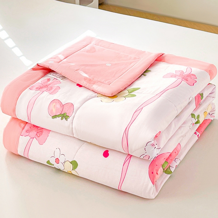 91家纺网 家纺一手货源 找家纺 米萝家居 2026新款全棉夏凉被纯棉空调被印花夏被【风格二】 草莓粉兔