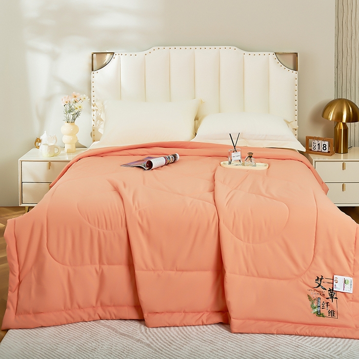 91家纺网 家纺一手货源 找家纺 憨豆家纺 2026新款艾草夏被空调被薄被子艾草驱蚊夏凉被礼品被子 火欧橘