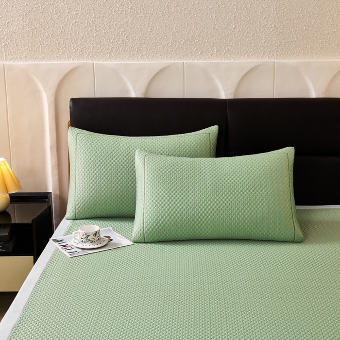 91家纺网 家纺一手货源 找家纺 梵克保罗 2026春夏新款PE中分子凉席三件套纯色平铺豆豆席凉席席子-四叶草系列 四叶草-清新绿