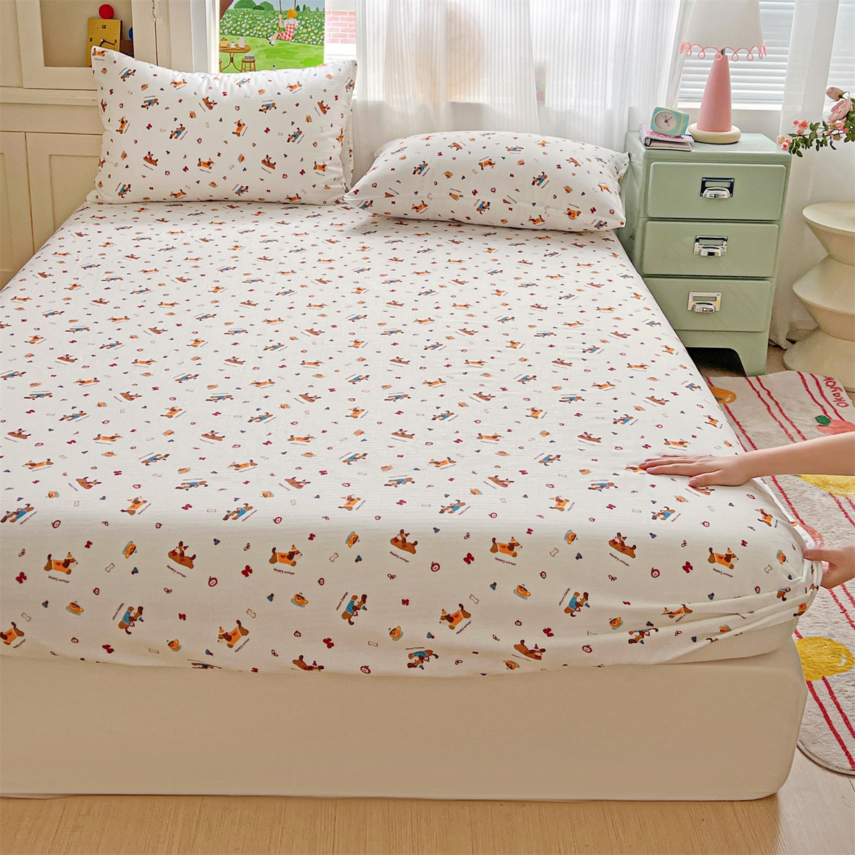 91家纺网 家纺一手货源 找家纺 名兮家居 2026新款全棉纯棉A类卡通时尚风双层纱床笠单品床笠床笠单件 双层纱-小狗日记