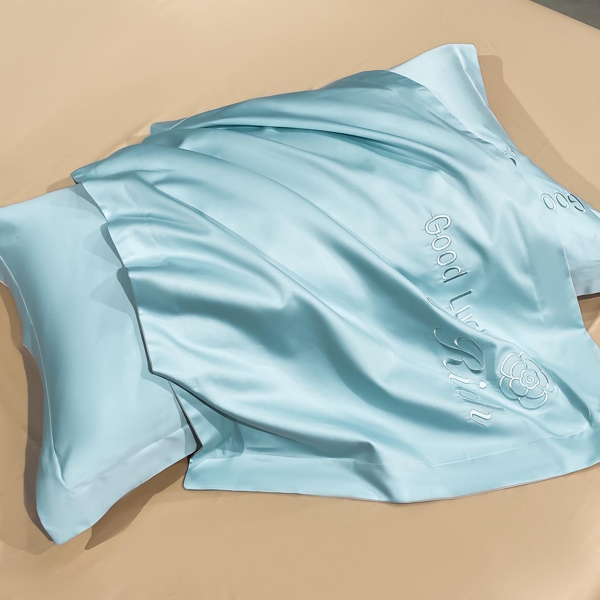 91家纺网 家纺一手货源 找家纺 润锦云 2026新款100s全棉长绒棉纯棉刺绣四件套-如愿 如愿-天空蓝+香槟金