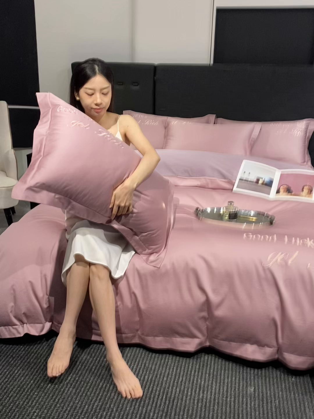 91家纺网 家纺一手货源 找家纺 润锦云 2026新款100s全棉长绒棉纯棉刺绣四件套-如愿 如愿-芙蓉粉+星黛紫