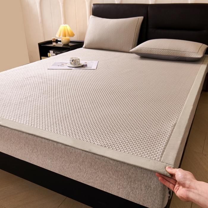 91家纺网 家纺一手货源 找家纺 梵克保罗 2026春夏新款PE中分子凉席三件套纯色平铺豆豆席凉席席子-四叶草系列 四叶草-香槟金