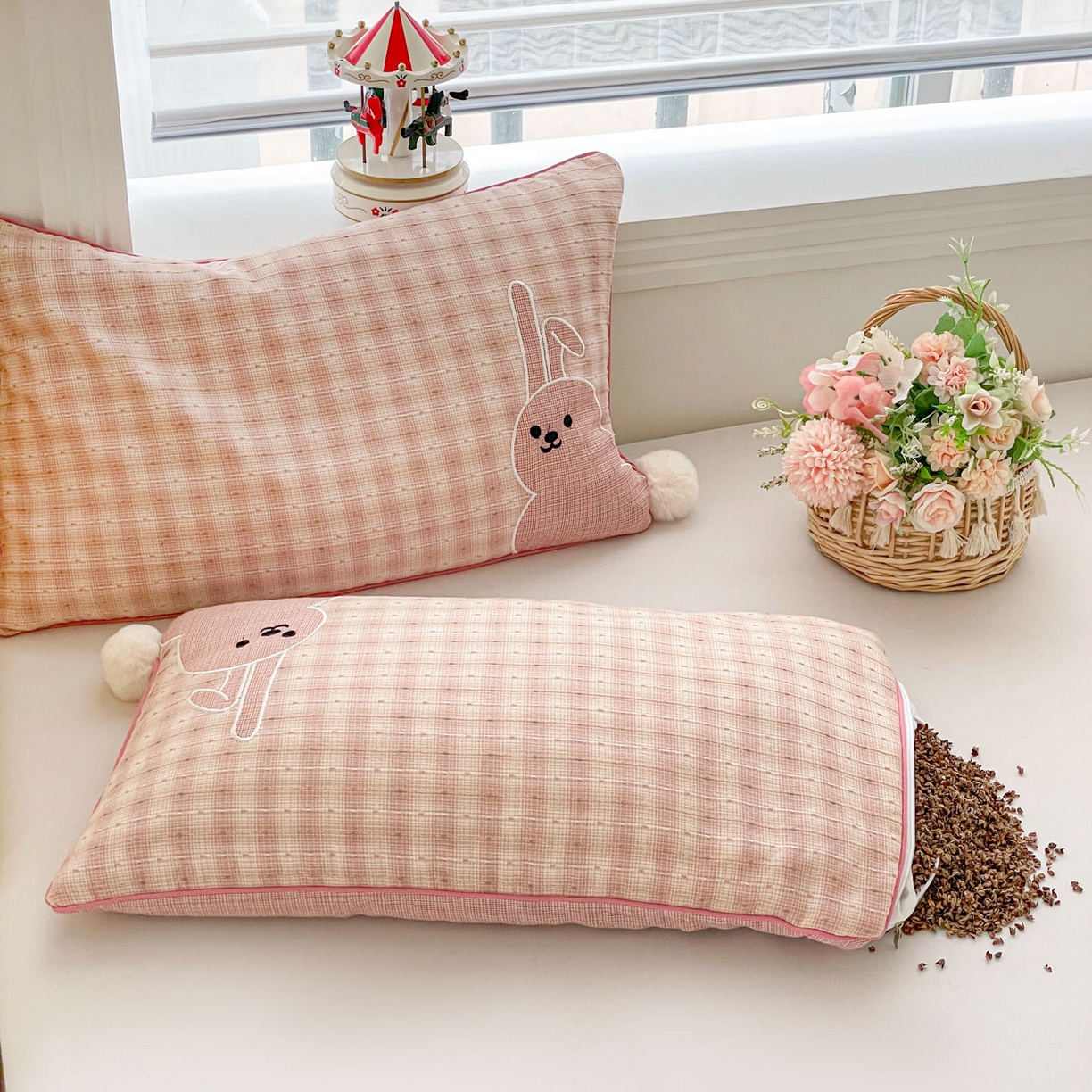 91家纺网 家纺一手货源 找家纺 梦叶草 2026新款全棉毛球兔荞麦枕枕头枕芯 毛球兔-粉色