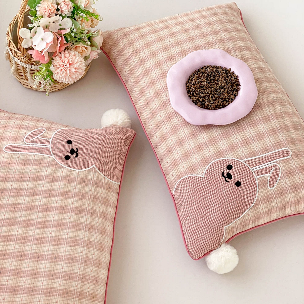 91家纺网 家纺一手货源 找家纺 梦叶草 2026新款全棉毛球兔荞麦枕枕头枕芯 毛球兔-粉色