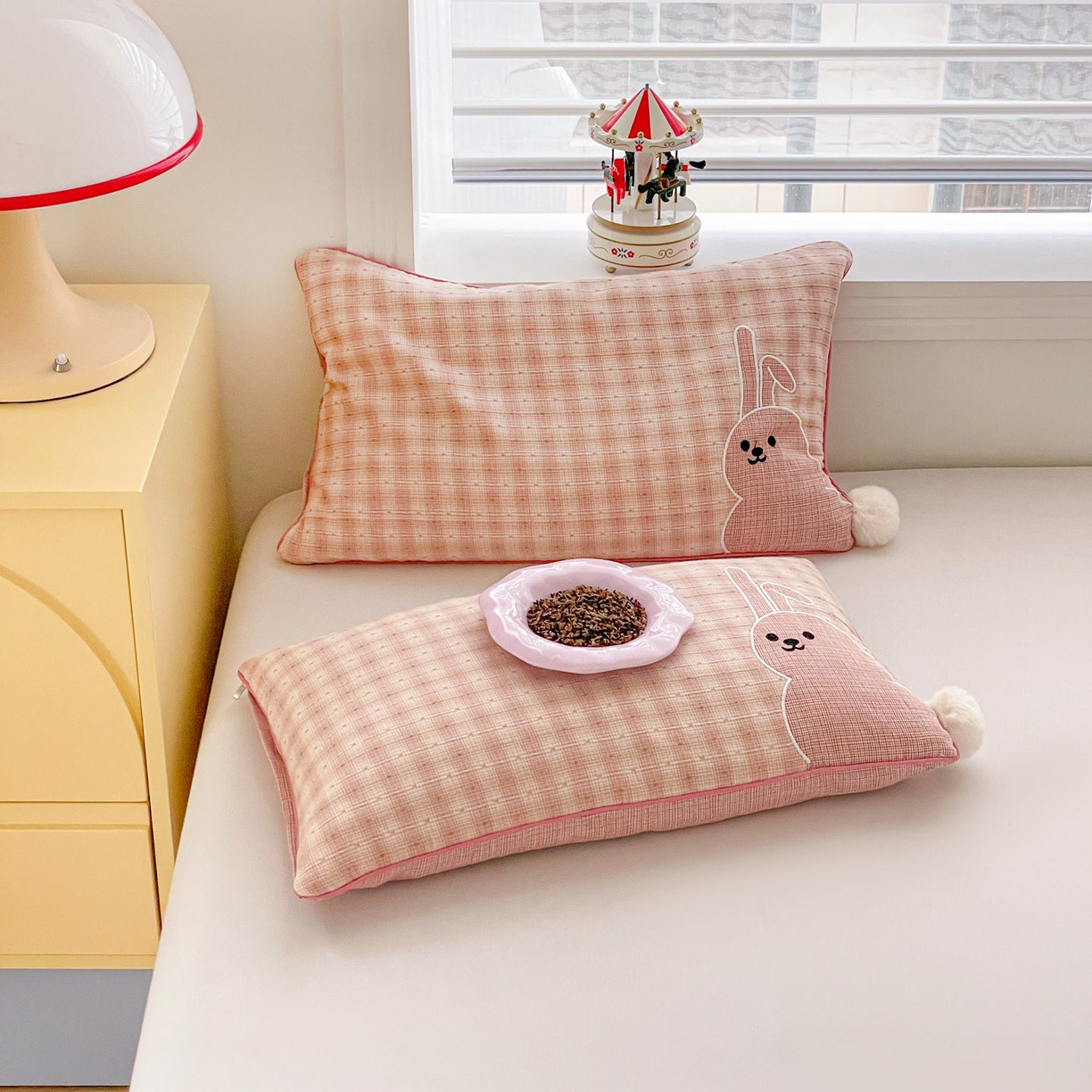 91家纺网 家纺一手货源 找家纺 梦叶草 2026新款全棉毛球兔荞麦枕枕头枕芯 毛球兔-粉色