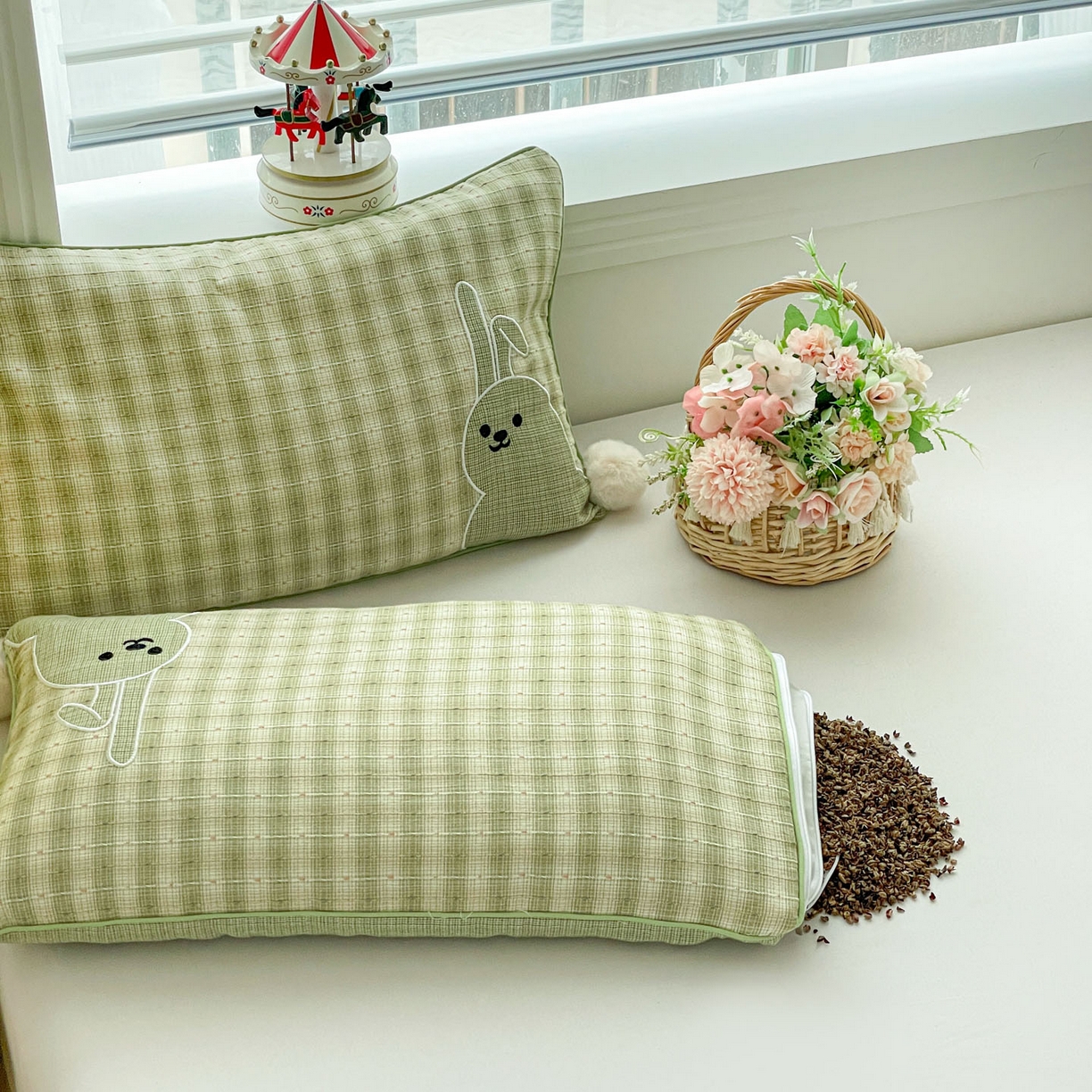 91家纺网 家纺一手货源 找家纺 梦叶草 2026新款全棉毛球兔荞麦枕枕头枕芯 毛球兔-绿色