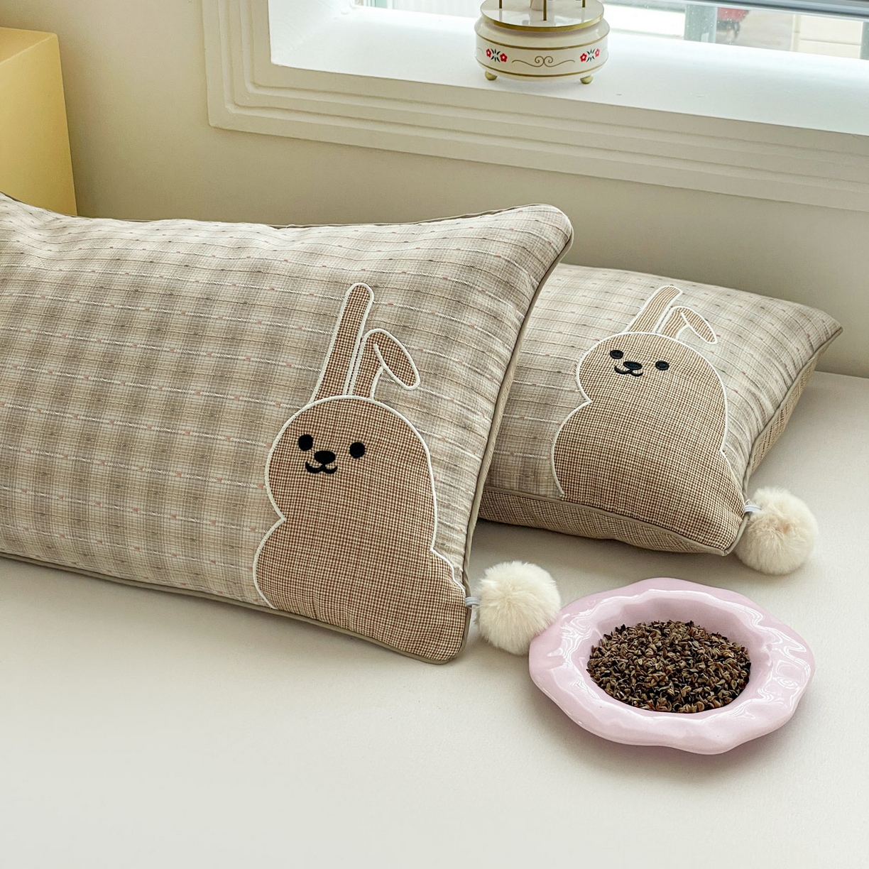 91家纺网 家纺一手货源 找家纺 梦叶草 2026新款全棉毛球兔荞麦枕枕头枕芯 毛球兔-咖色