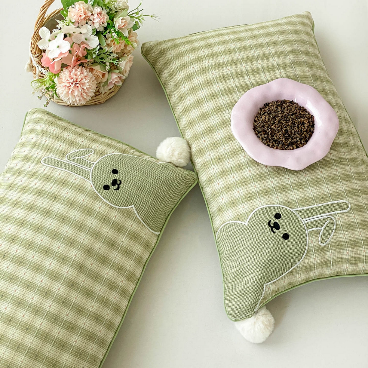 91家纺网 家纺一手货源 找家纺 梦叶草 2026新款全棉毛球兔荞麦枕枕头枕芯 毛球兔-绿色